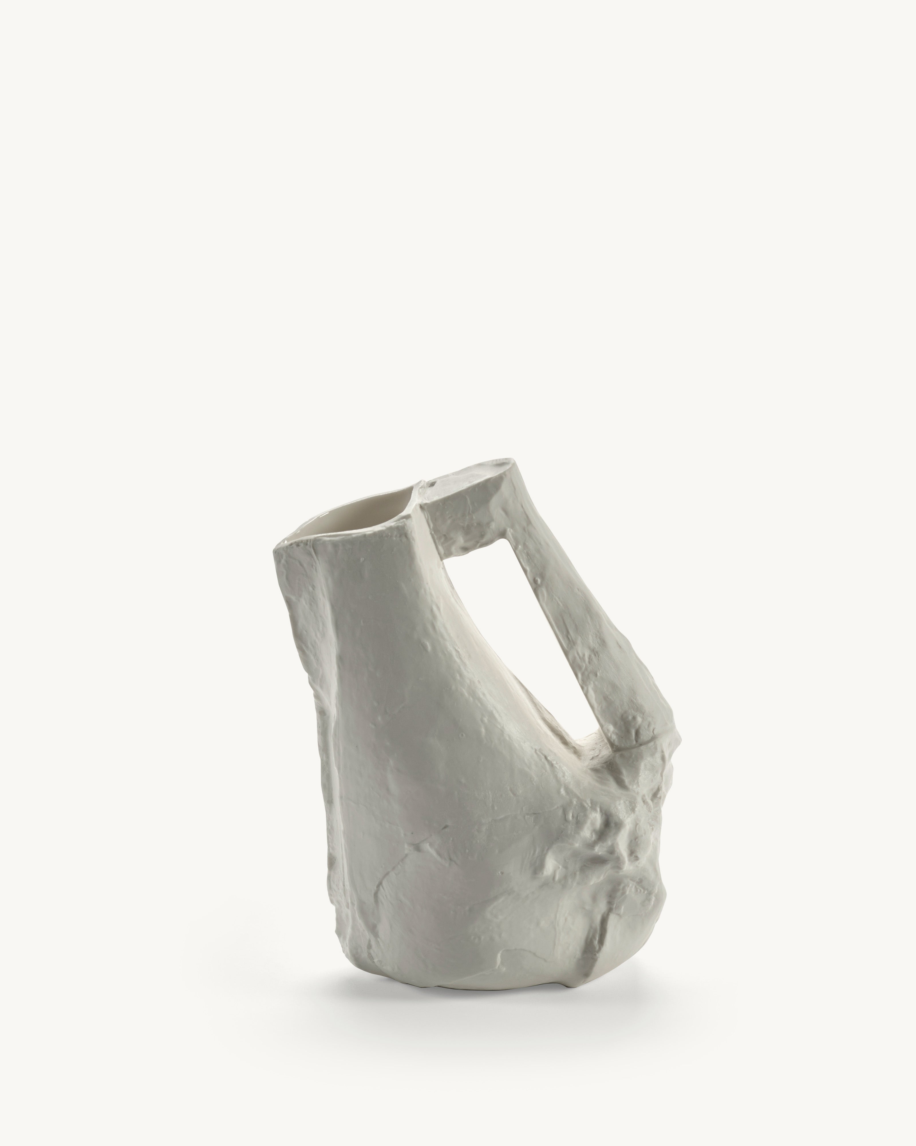 karaf II Gebroken Wit by white dirt artifacts