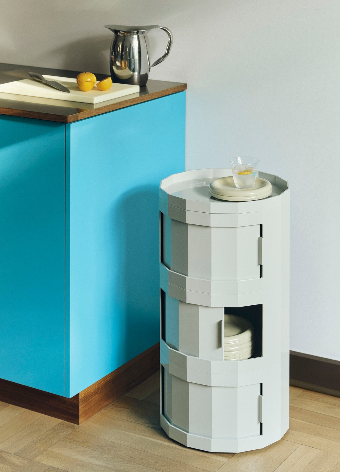 Facet Cabinet 30