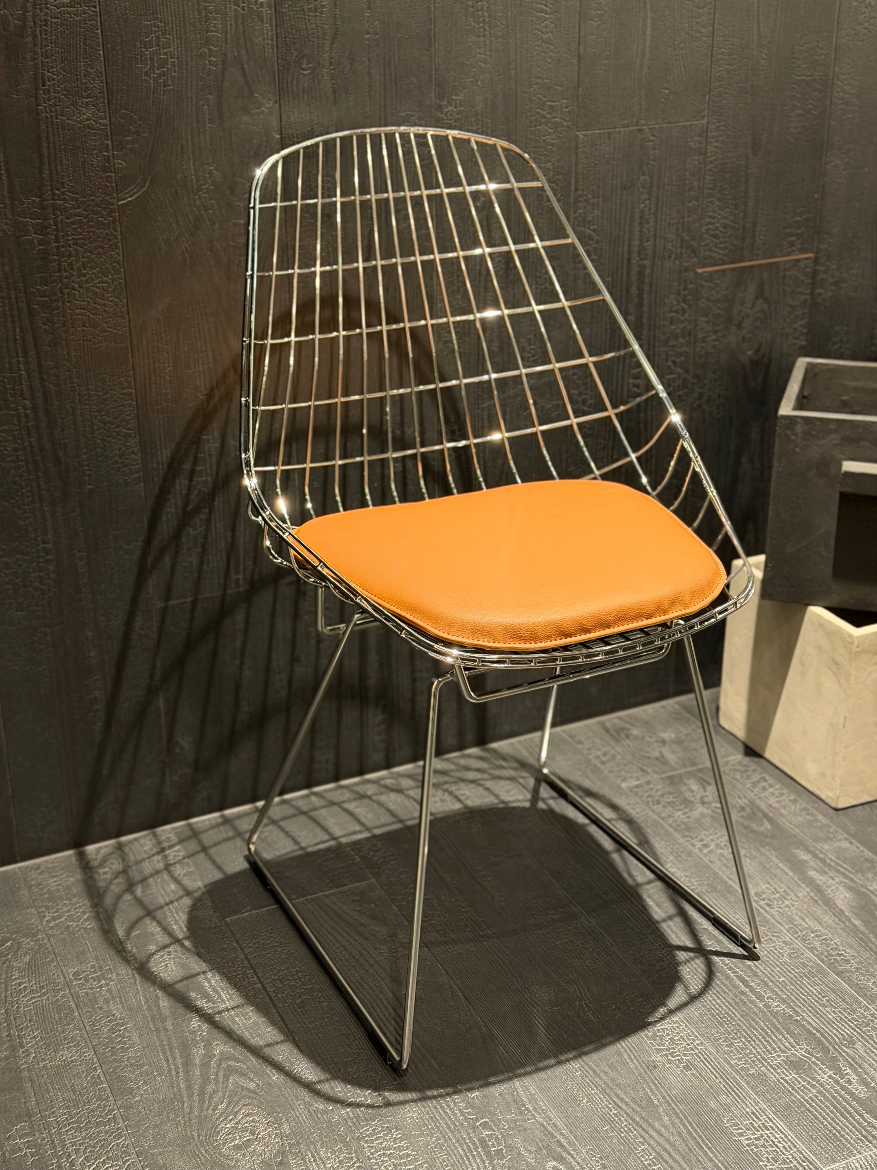 SM05 Wire Dining Chair