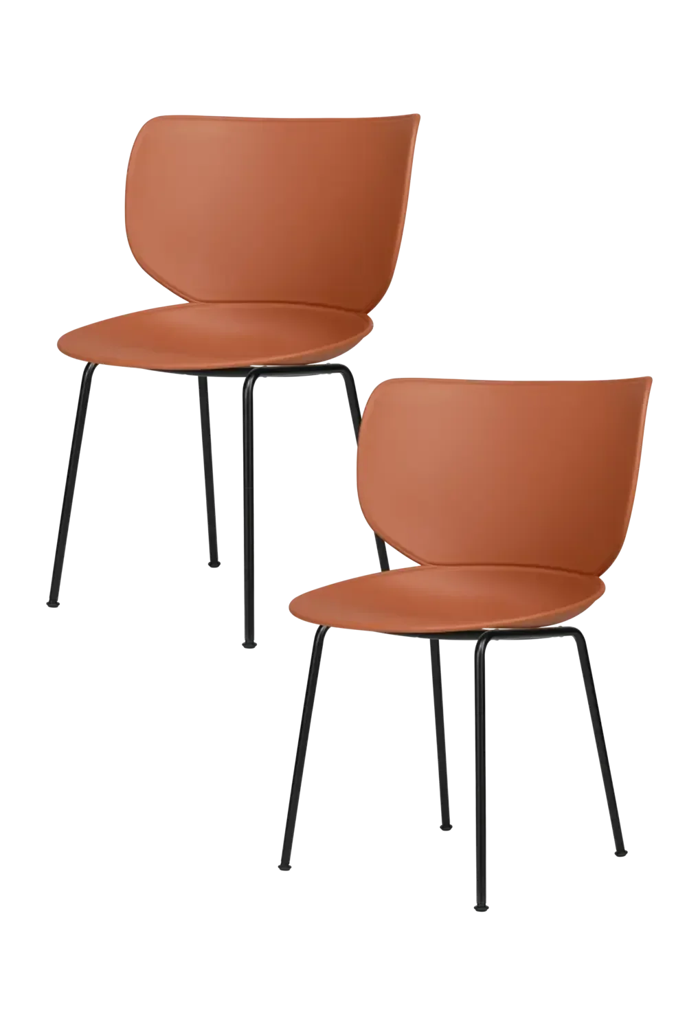 Twee oranje Hana Chairs met zwarte poten voor tijdloos comfort van Simone Bonanni