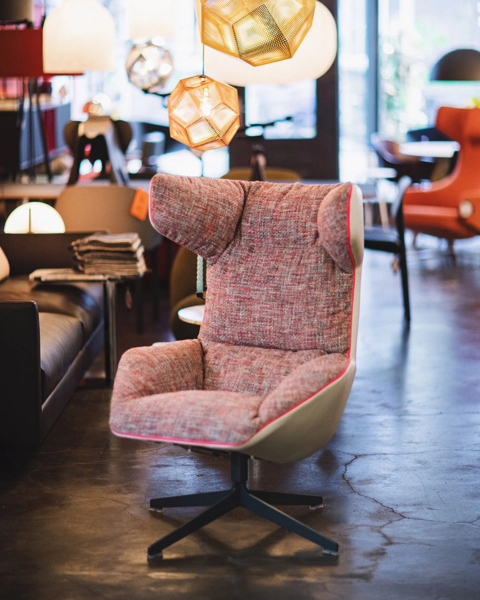 Moroso draaibare fauteuil Take a Line for a Walk - spring palette S - leder Z