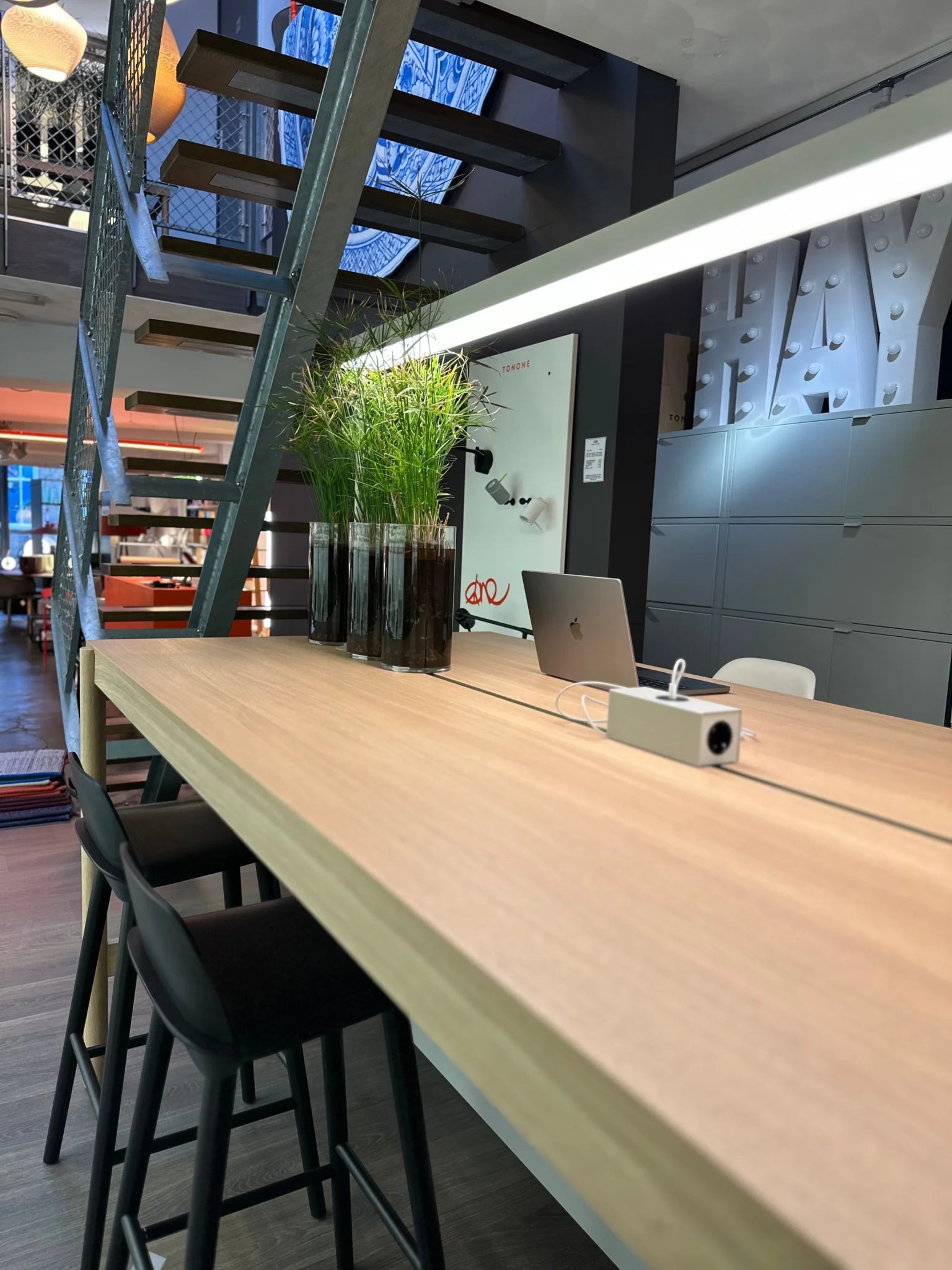 Muuto Linear System High Table