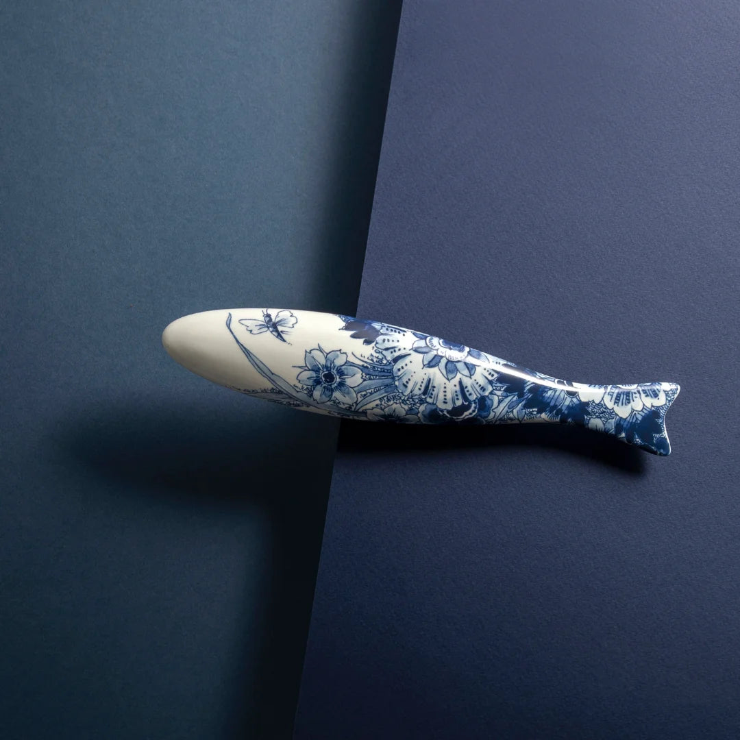 Royal Delft Blue Herring - Dragonfly flower