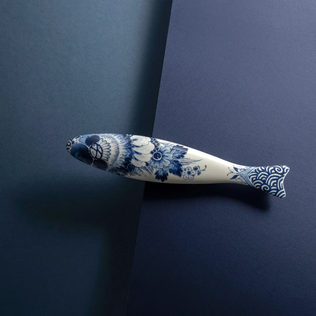 Royal Delft Blue Herring - Flower scales