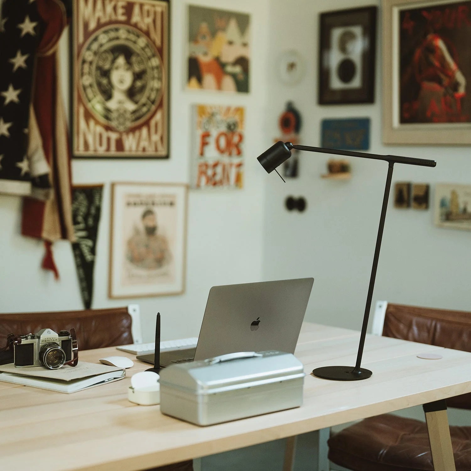 Tonone spot ONE - bureauarmatuur