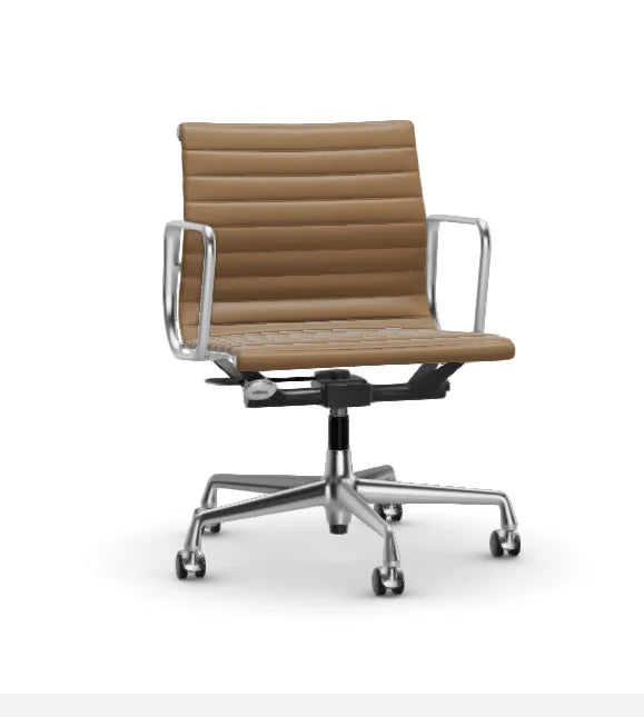vitra Eames Aluminium Chair EA 117 - Work - leder - camel leder - verchroomd onderstel