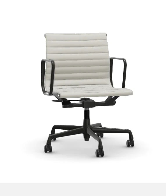 vitra Eames Aluminium Chair EA 117 - Work - leder - snow leder - gecoat diepzwart onderstel