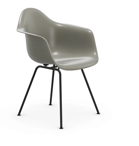 vitra Eames Fiberglass Armchair DAX - zwart onderstel - raw umber