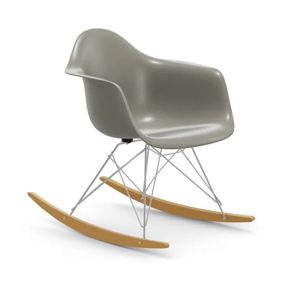 vitra Eames Fiberglass Armchair RAR - verchroomd onderstel - raw umber - licht