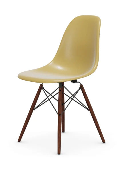 vitra Eames Fiberglass Side chair DSW - esdoorn donker onderstel - light ochre