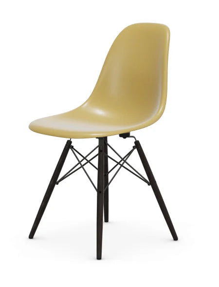 vitra Eames Fiberglass Side chair DSW - esdoorn zwart onderstel - light ochre