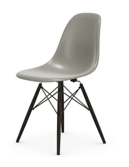 vitra Eames Fiberglass Side chair DSW - esdoorn zwart onderstel - raw umber