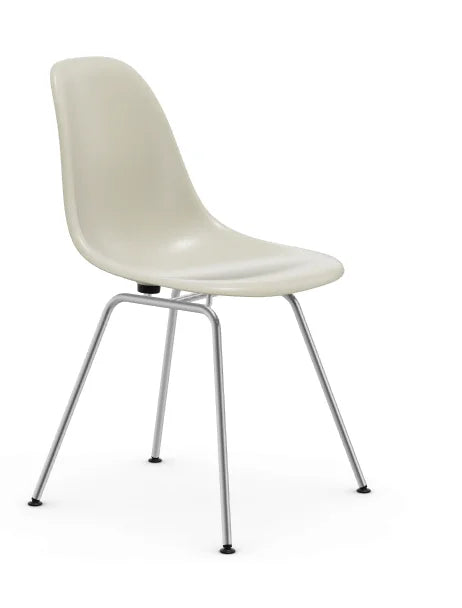 vitra Eames Fiberglass Side chair DSX - verchroomd onderstel - parchment