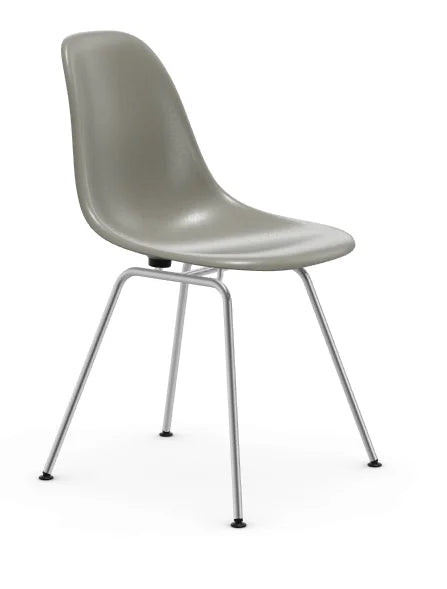 vitra Eames Fiberglass Side chair DSX - verchroomd onderstel - raw umber