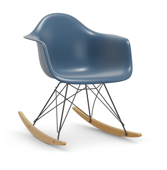 vitra Eames Plastic Armchair RAR RE - zwart & esdoorn licht onderstel - sea blue RE