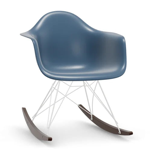 vitra Plastic Armchair RAR RE - wit & esdoorn donker onderstel - sea blue RE