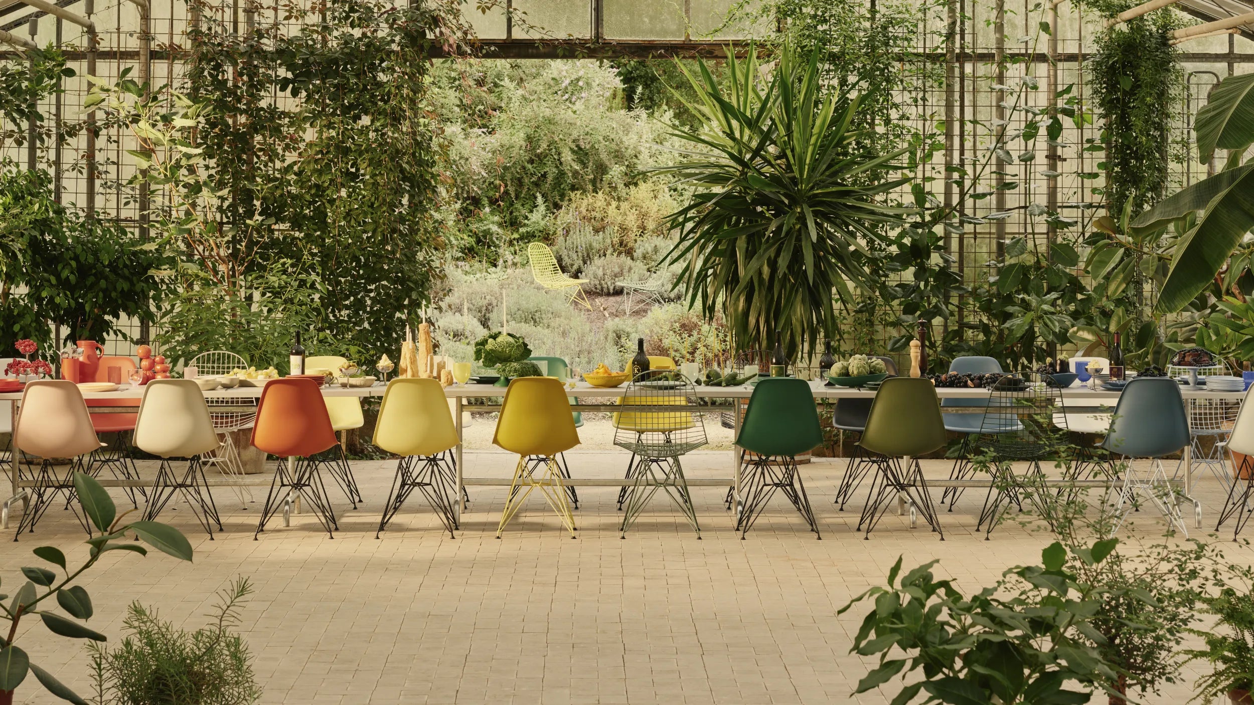 Vitra - Plastic Chair 3 + 1 Actie