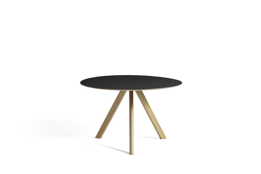 Hay Design tafel CPH 20 - Ø 120 cm. - lacquered solid oak frame - top black linoleum