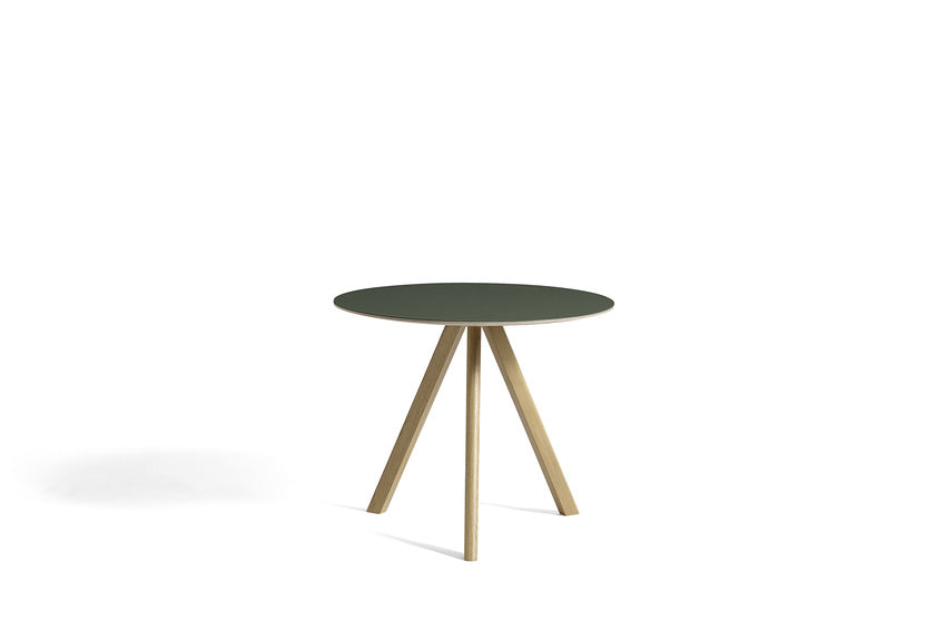 Hay Design tafel CPH 20 - Ø 90 cm. - lacquered solid oak frame - top green linoleum