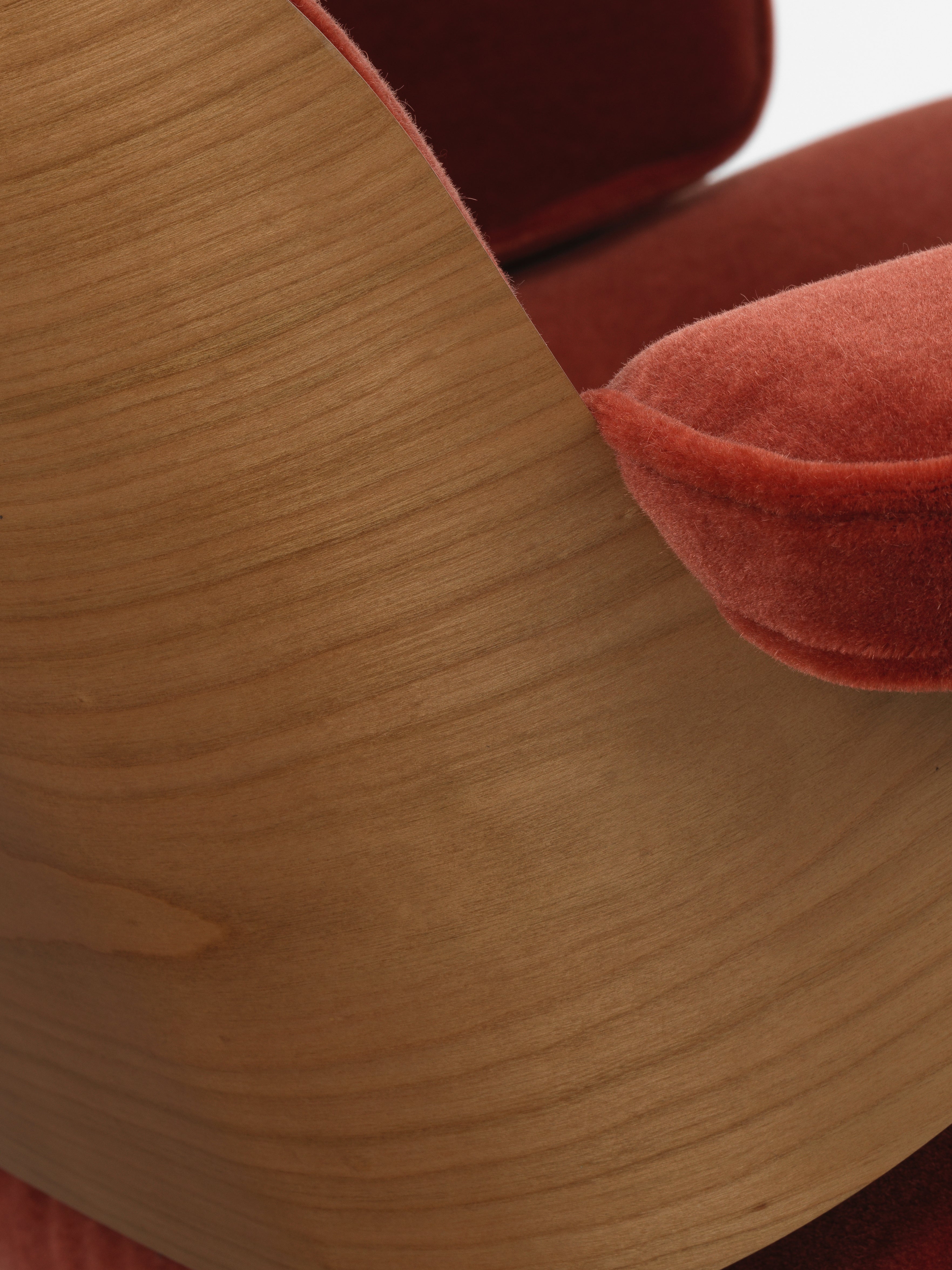 Eames Lounge Chair & Ottoman - naturel kastanjehout / calma