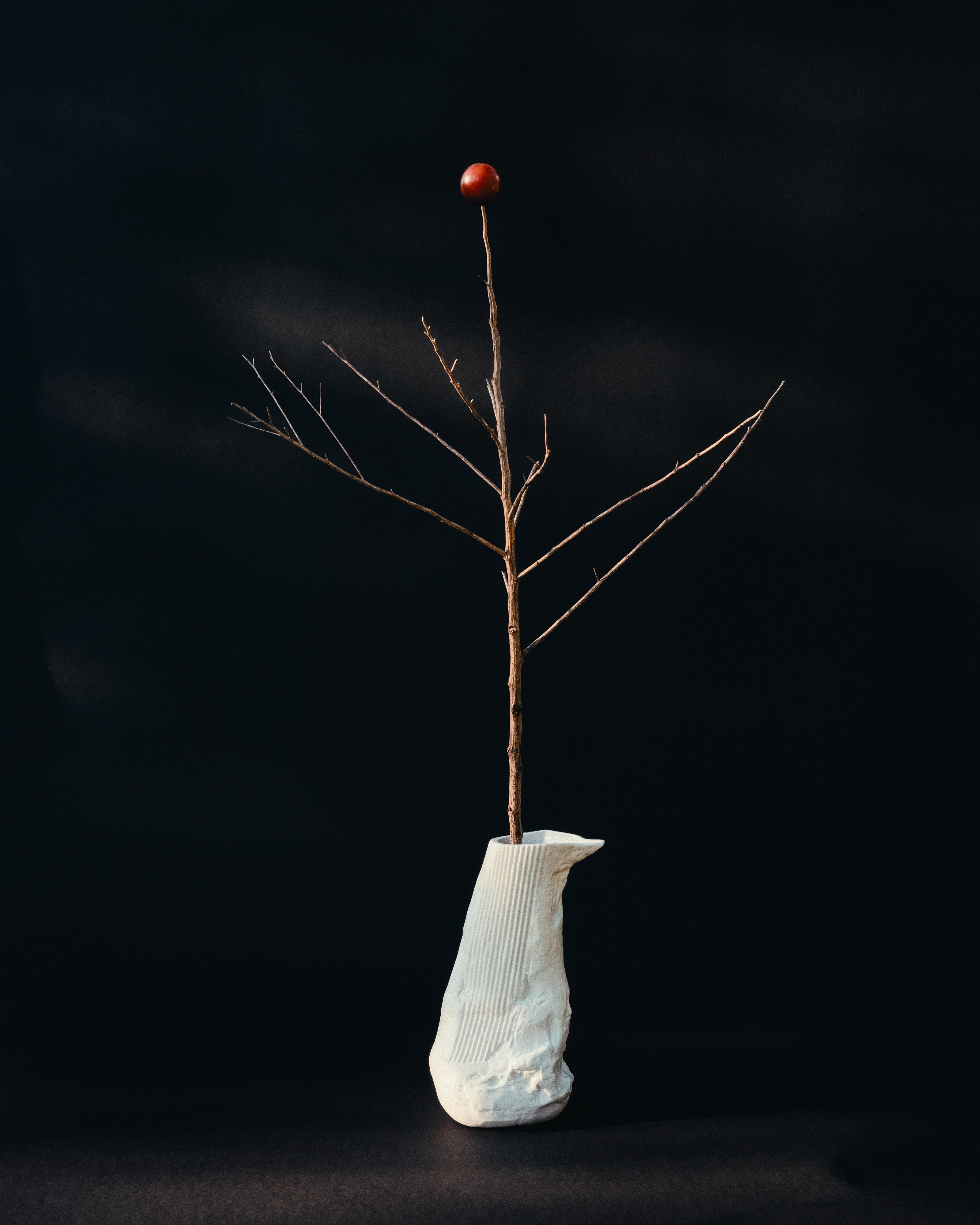 Vaas II Gebroken Wit by white dirt artifacts