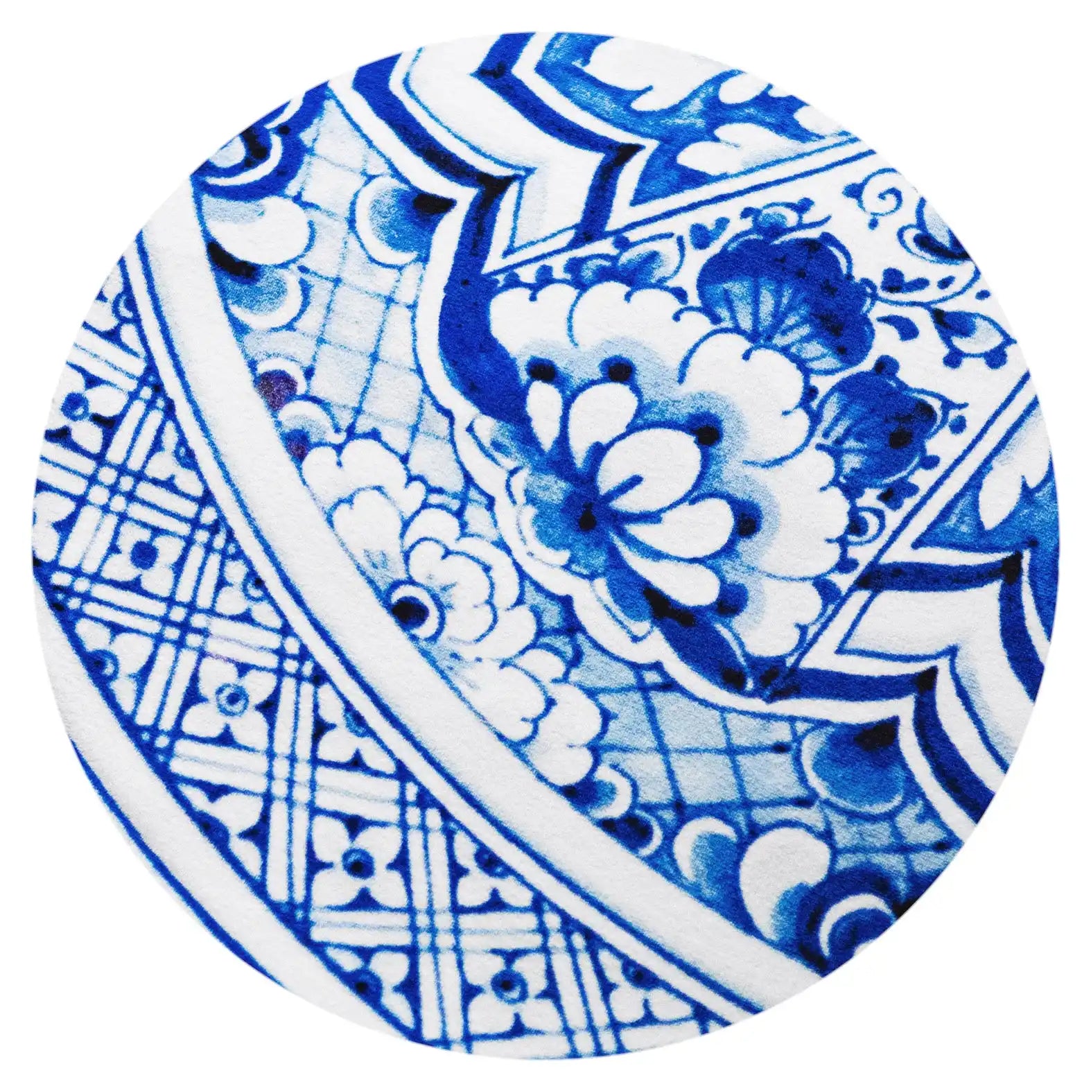 Blauwe en witte bloempatronen keramiek.