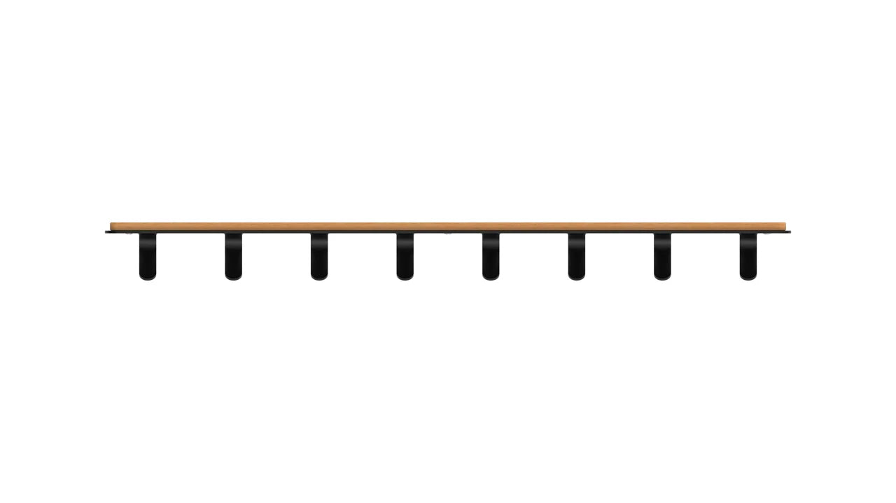 Houten plank met zwarte haken van kapstok hooks - 8 voor stijlvolle opslagoplossingen