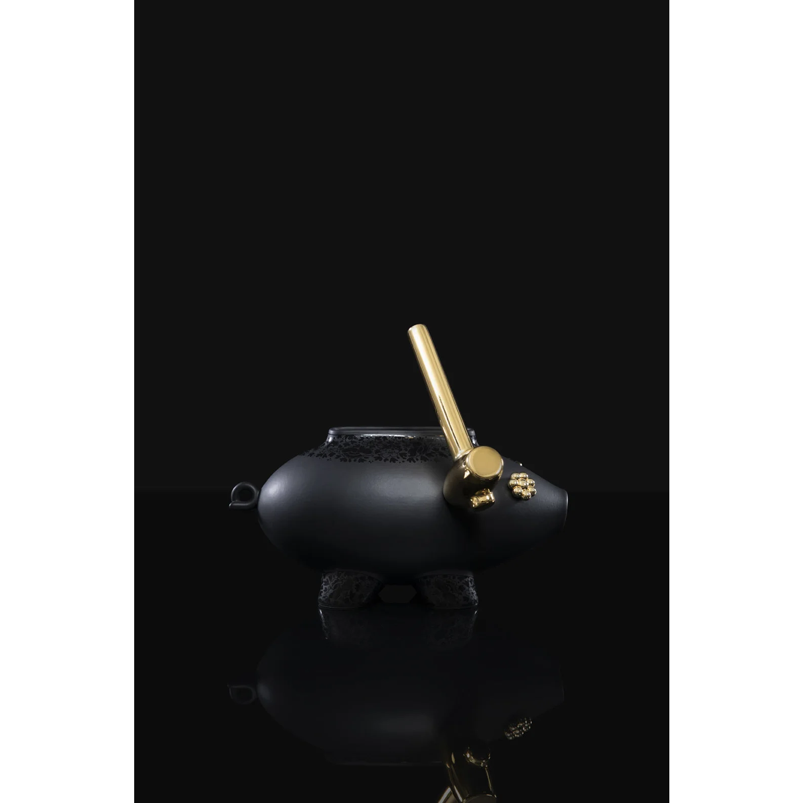 Moooi vaas black series ’The killing of the piggy bank’ - ’The killing of the piggy bank’