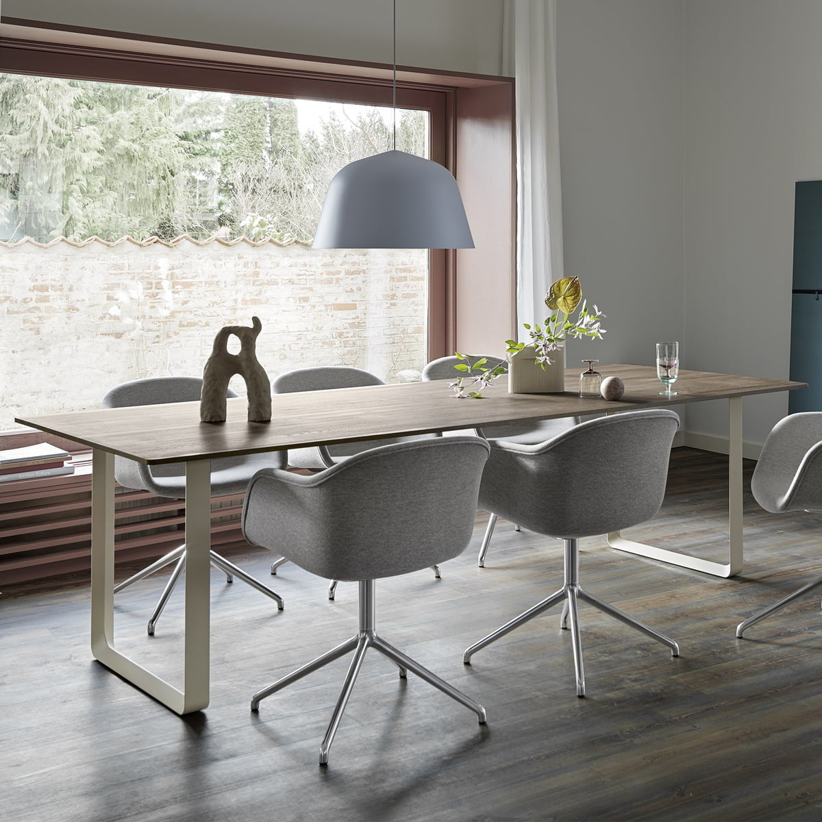 Muuto tafel 70/70 - 108 x 295 cm.