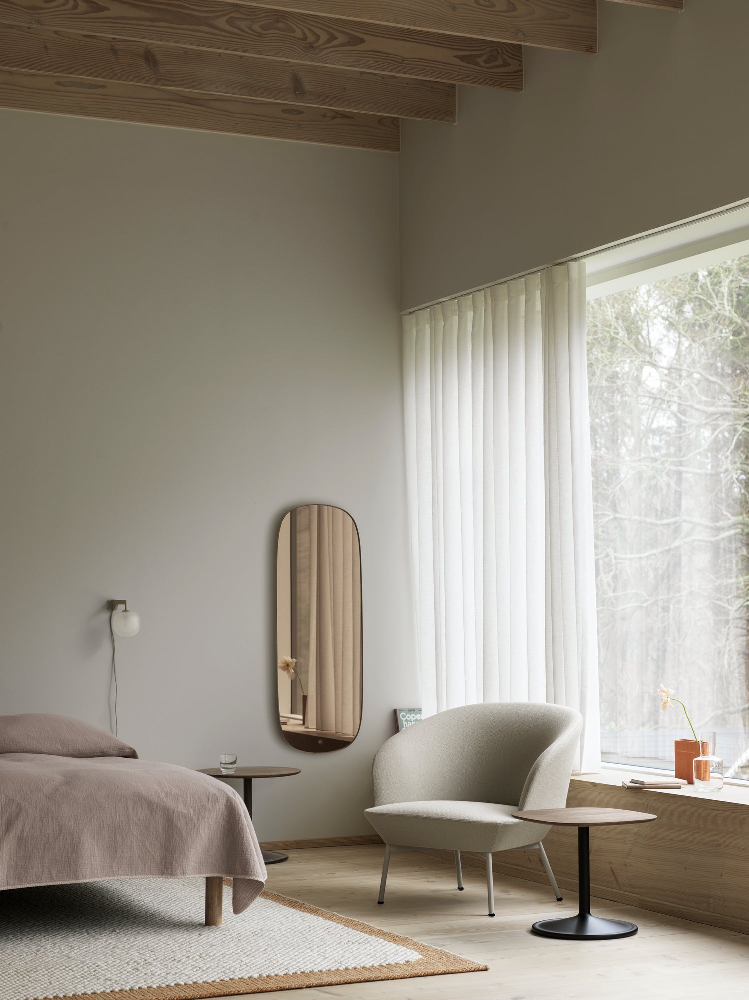 Oslo Lounge Chair – Tube Base