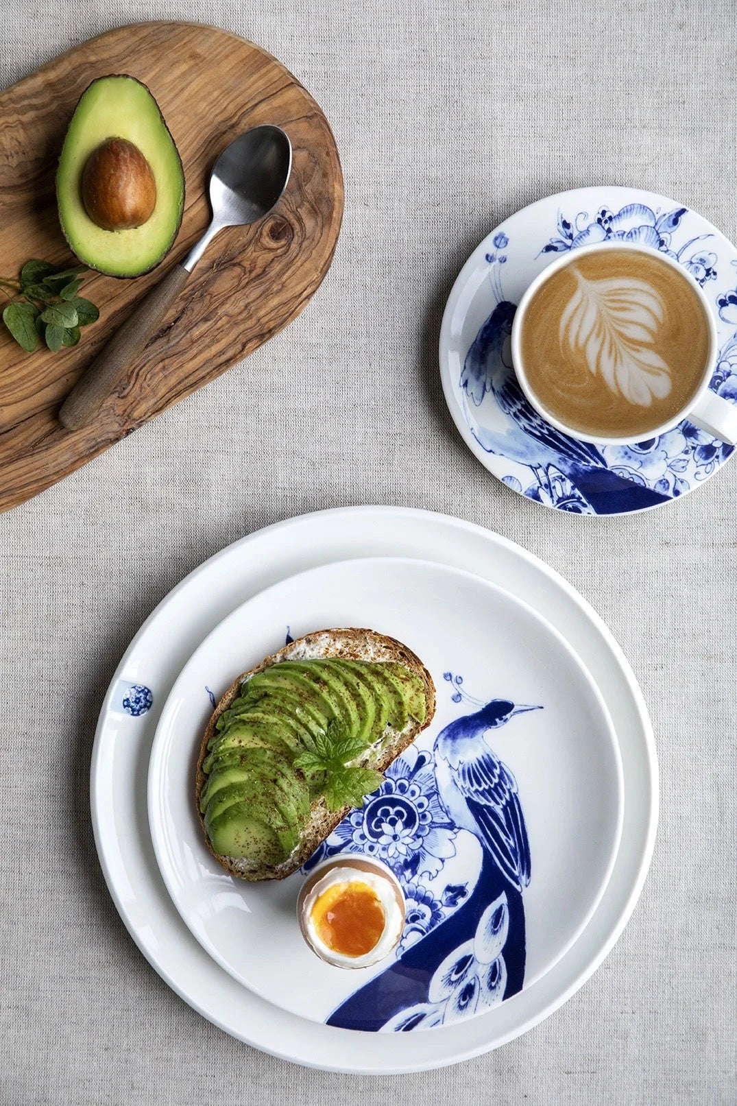 Royal Delft thee-/cappuccinokop & schotel set van 2 - Peacock Symphony - kop & schotel set van 2