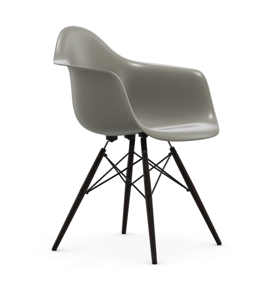 vitra Eames Fiberglass Armchair DAW - raw umber - esdoorn zwart