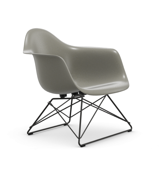 vitra Eames Fiberglass Armchair LAR - zwart - raw umber