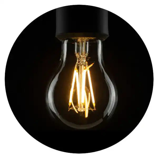 Verlichte gloeilamp.